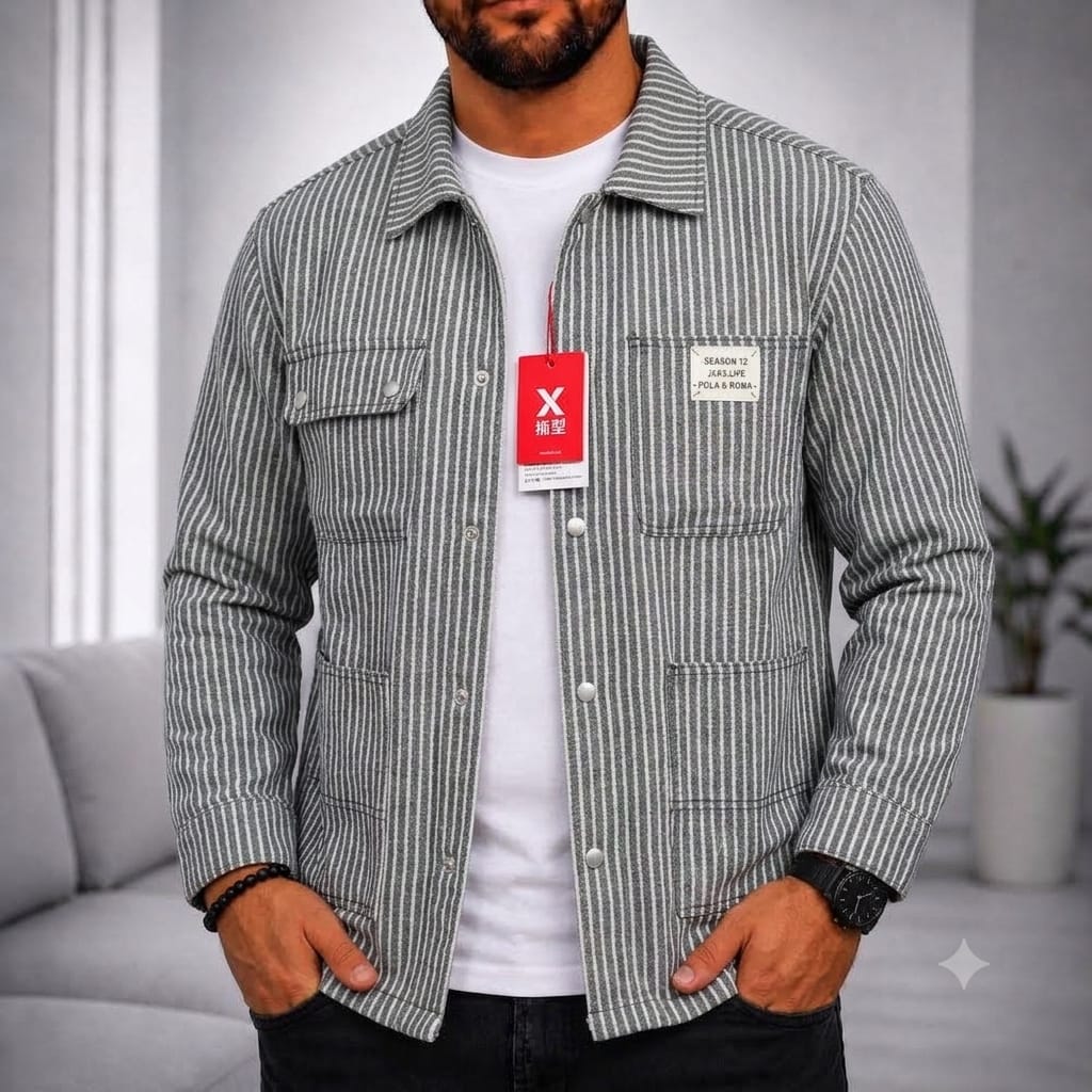Chemise rayée gris et blanc à poches plaquées
